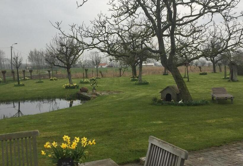 Bed and Breakfast Logies De Meerkoet