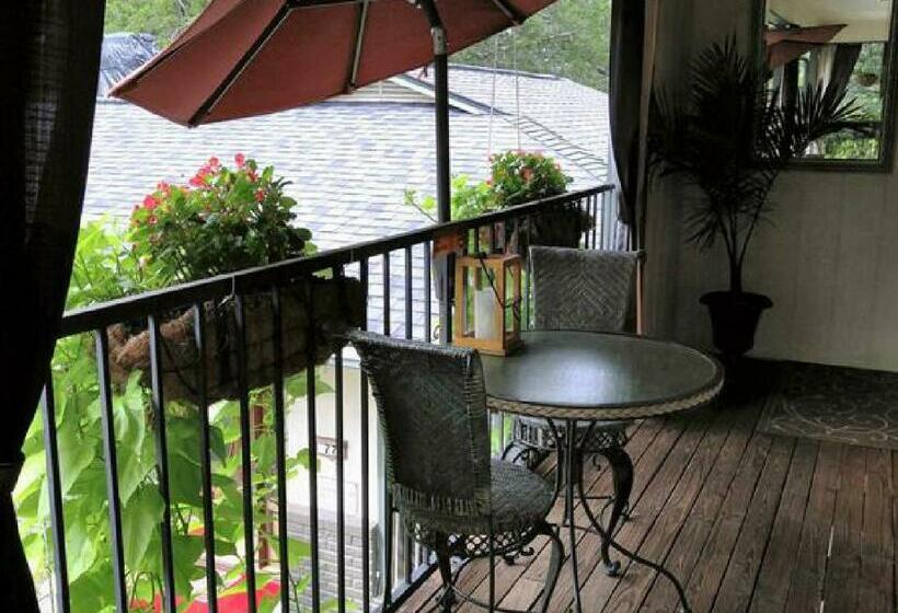 Tradewinds Lodging And Bed & Breakfast