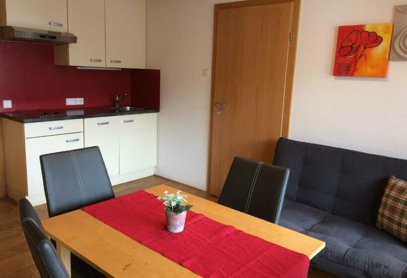 مبيت وإفطار Wäldermetzge Hüttenzimmer Und Wohnungen