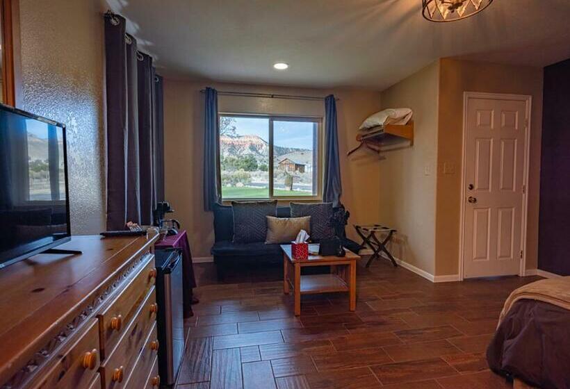 Bryce Trails Bed And Breakfast