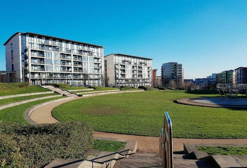 Cityscape Apartment In Birmingham With Self Checkin