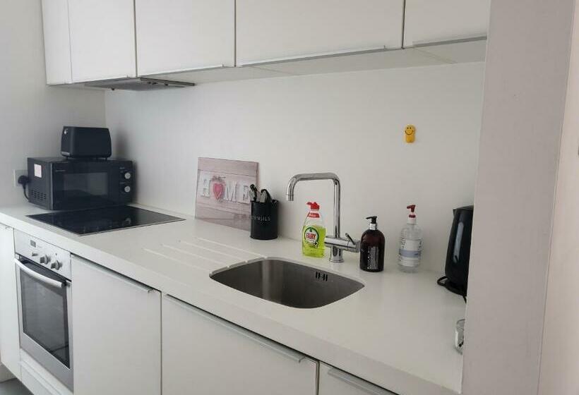 Cityscape Apartment In Birmingham With Self Checkin