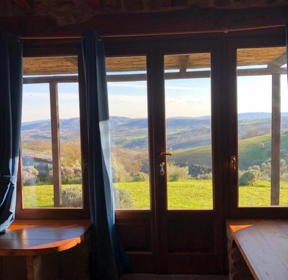 هتل Agriturismo Poggio Monte Saturnia