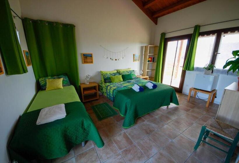 هتل Agriturismo Poggio Monte Saturnia