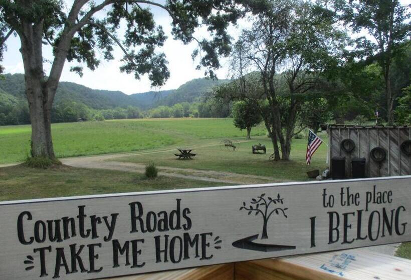 ホテル The Best! Gorgeous Cabin W Antiques For 2, Near Princeton  I 77