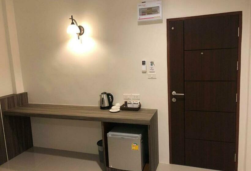 Hotel The Hub Suratthanl