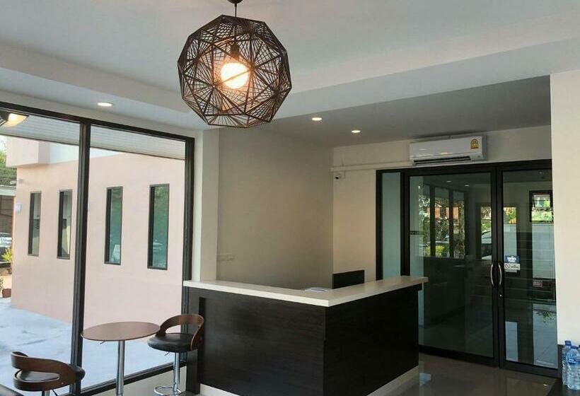 Hotel The Hub Suratthanl