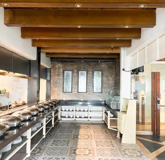 酒店 Wisata Niaga Campus