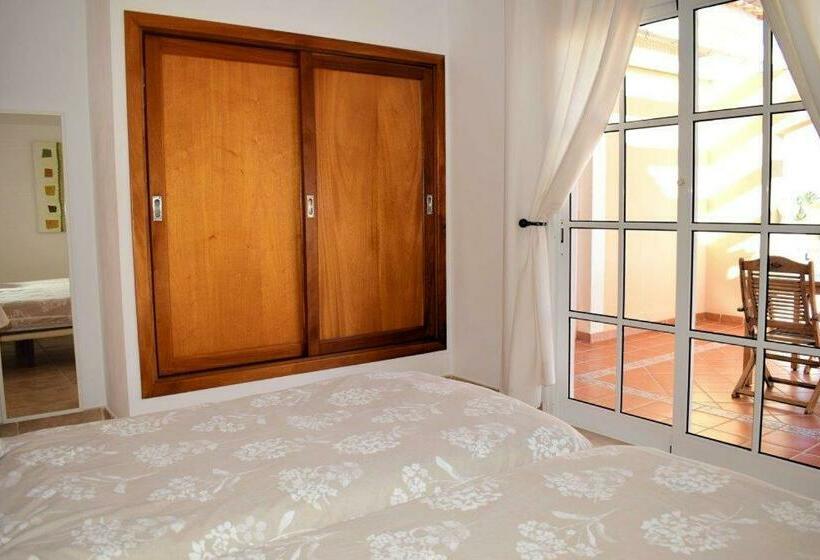 Las Rocas Golf And Sea