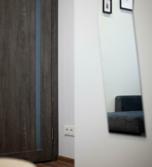 Oak House Apartments