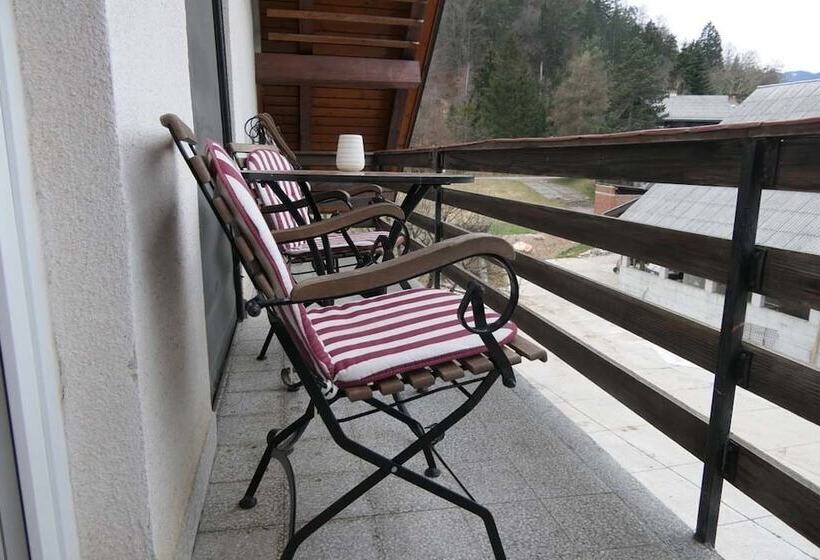 پانسیون Apartments And Rooms Brunko