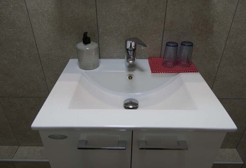 پانسیون Apartments And Rooms Brunko