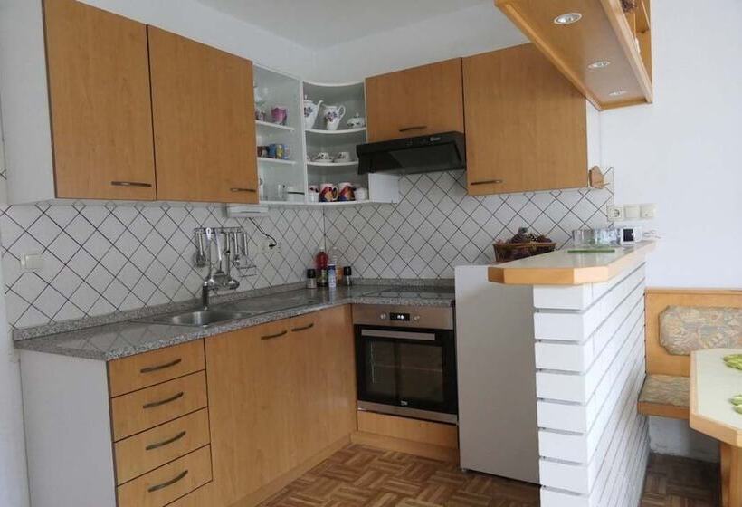 پانسیون Apartments And Rooms Brunko