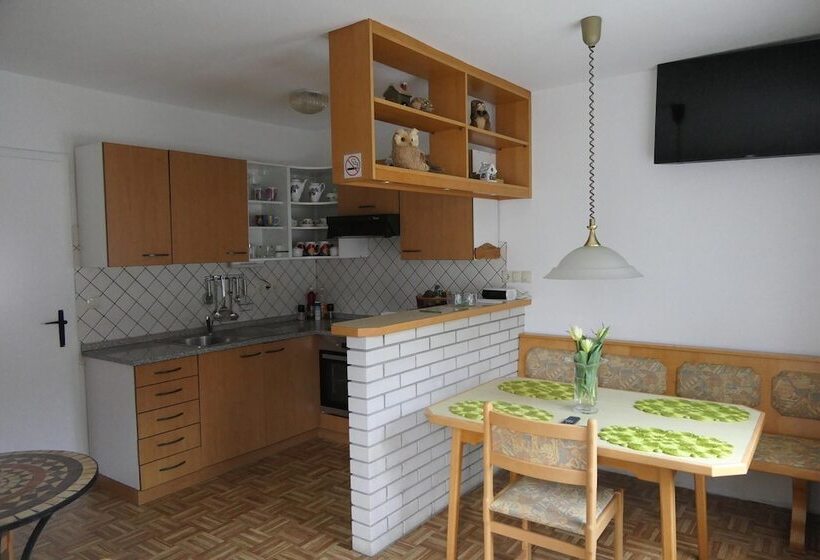 پانسیون Apartments And Rooms Brunko