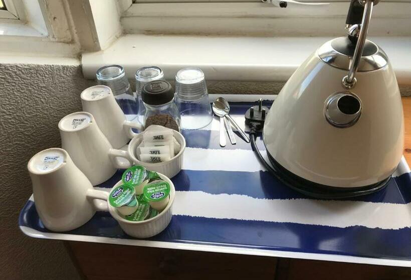 ペンション Glades House