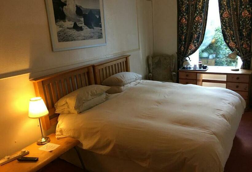 ペンション Glades House