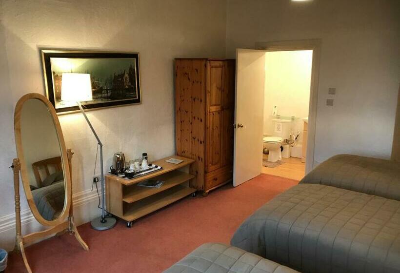 ペンション Glades House