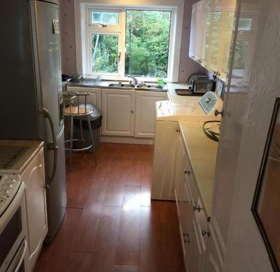 ペンション Glades House