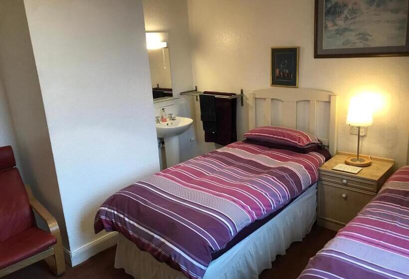 ペンション Glades House