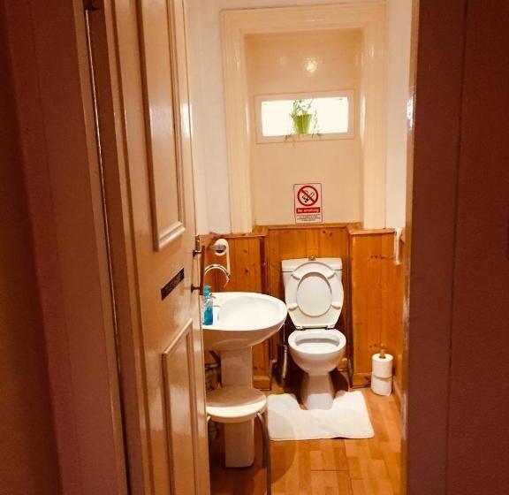 ペンション Glades House