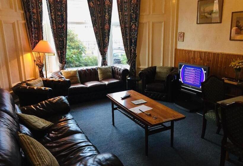 ペンション Glades House