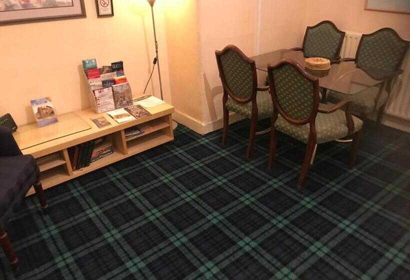 ペンション Glades House