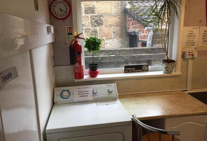 ペンション Glades House