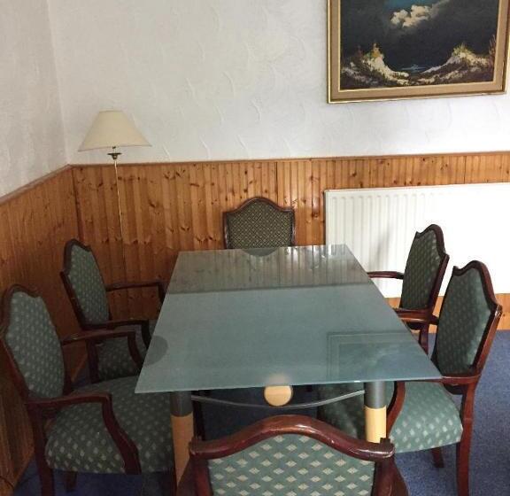 ペンション Glades House