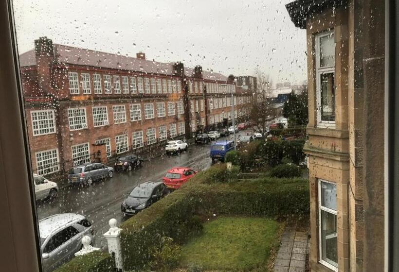 ペンション Glades House