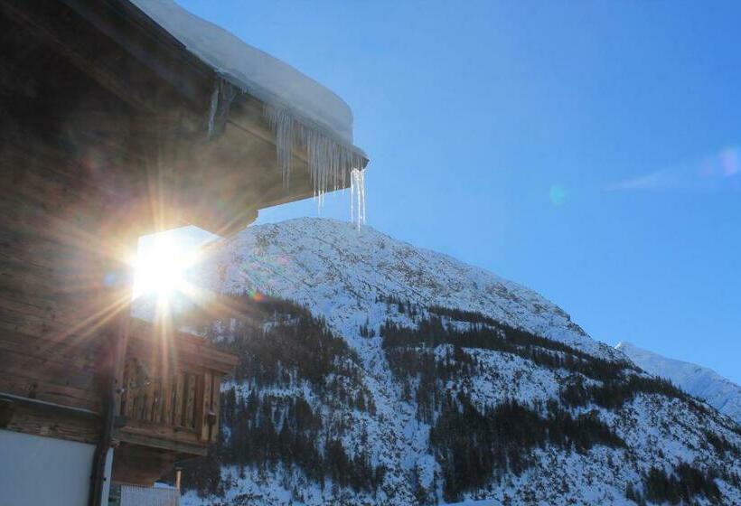 פנסיון Villa Alpin