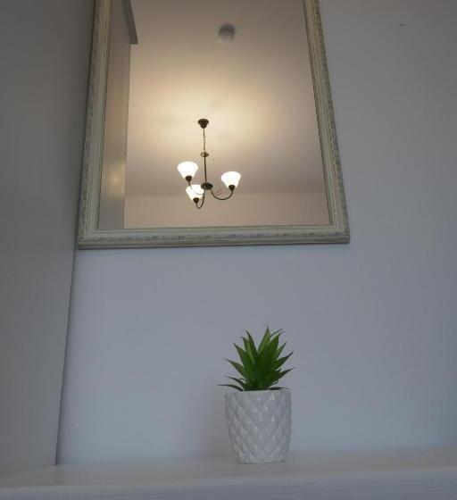 膳宿费 Aqualina Colibita   Pe Malul Lacului