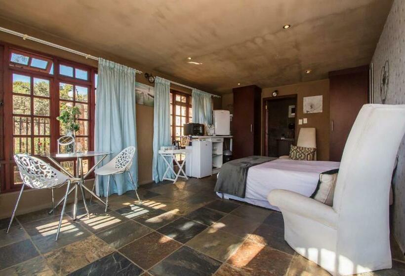 Sable Hiking & Accommodation