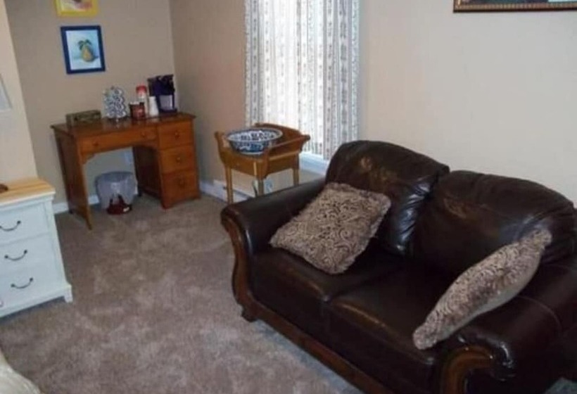 Tin Brook Bed & Breakfast