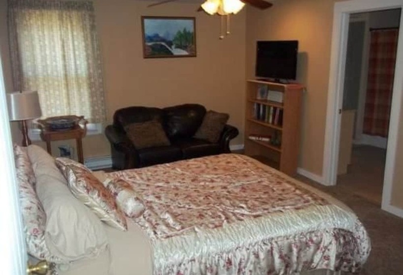 Tin Brook Bed & Breakfast