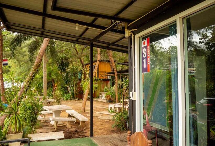 Beach Box Resort At Rimlay Rayong