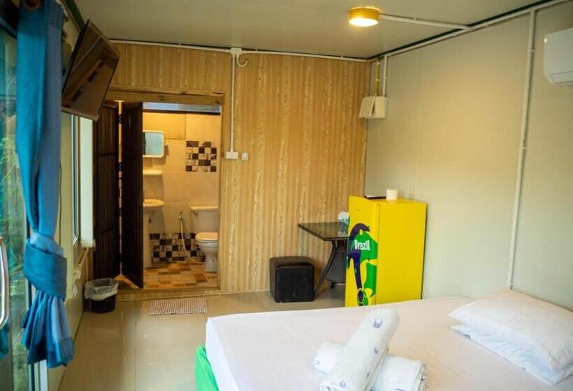 Beach Box Resort At Rimlay Rayong