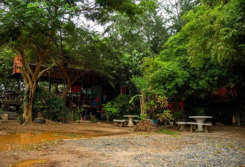 Beach Box Resort At Rimlay Rayong