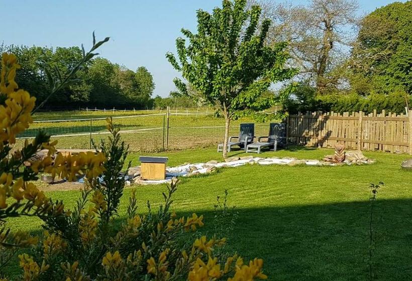 צימר La Bergerie Du Mesnil