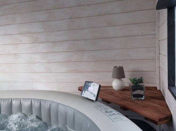 مبيت وإفطار La Bergerie Du Mesnil