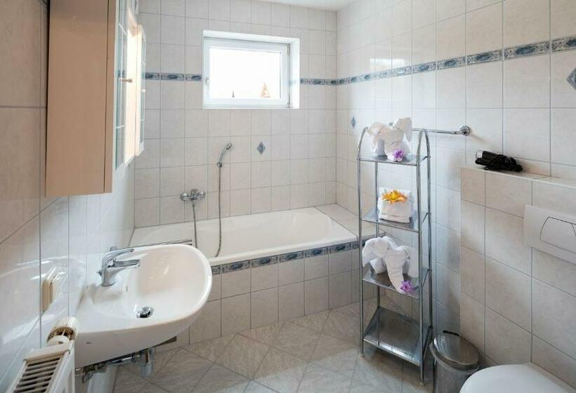 فندق Gasthaus Pension Zum Lustigen Steirer