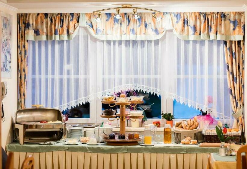 فندق Gasthaus Pension Zum Lustigen Steirer