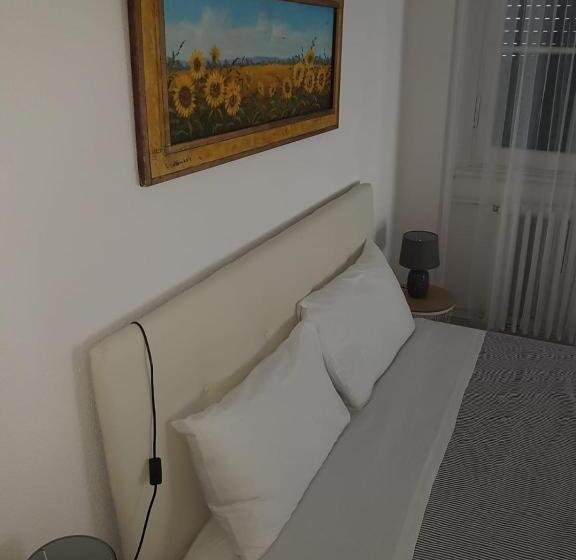 بنسيون Angolo Di Isa