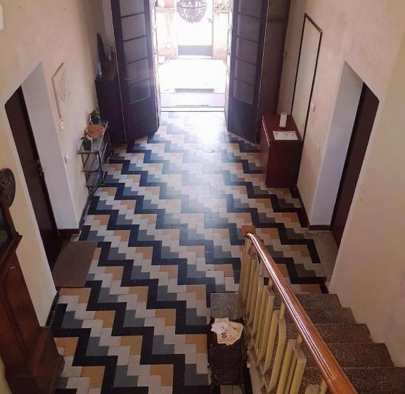 بنسيون Angolo Di Isa