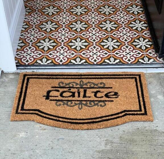 بنسيون Biddy Ban’s