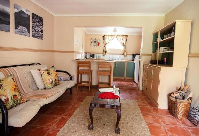 بنسيون Kunje Guesthouse