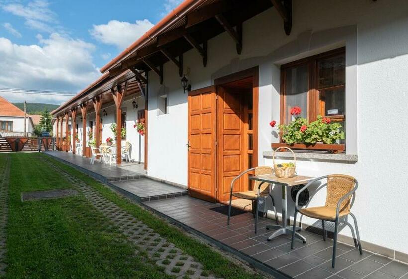 펜션 Nyugalom Apartman Hercegkút