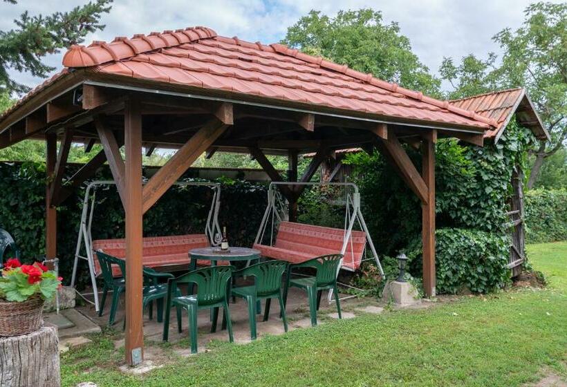 펜션 Nyugalom Apartman Hercegkút