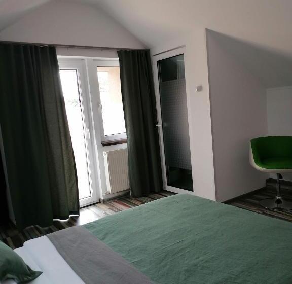 ペンション Rasnov Retreat