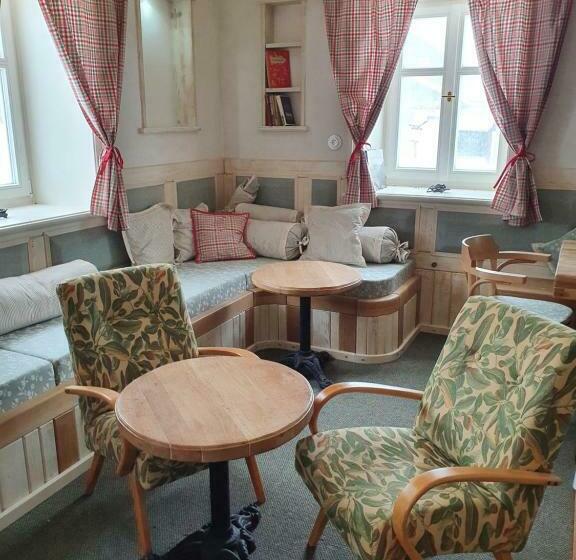 بنسيون Stará škola