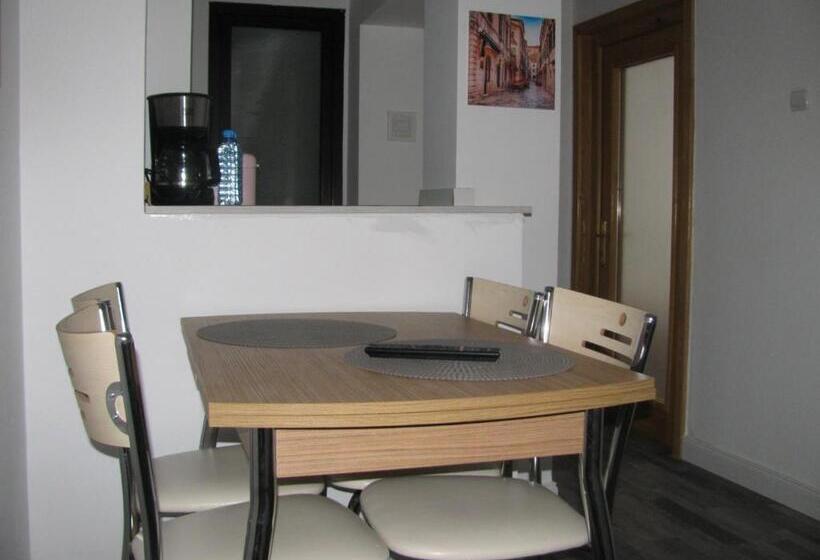 4 Seasons Apartments